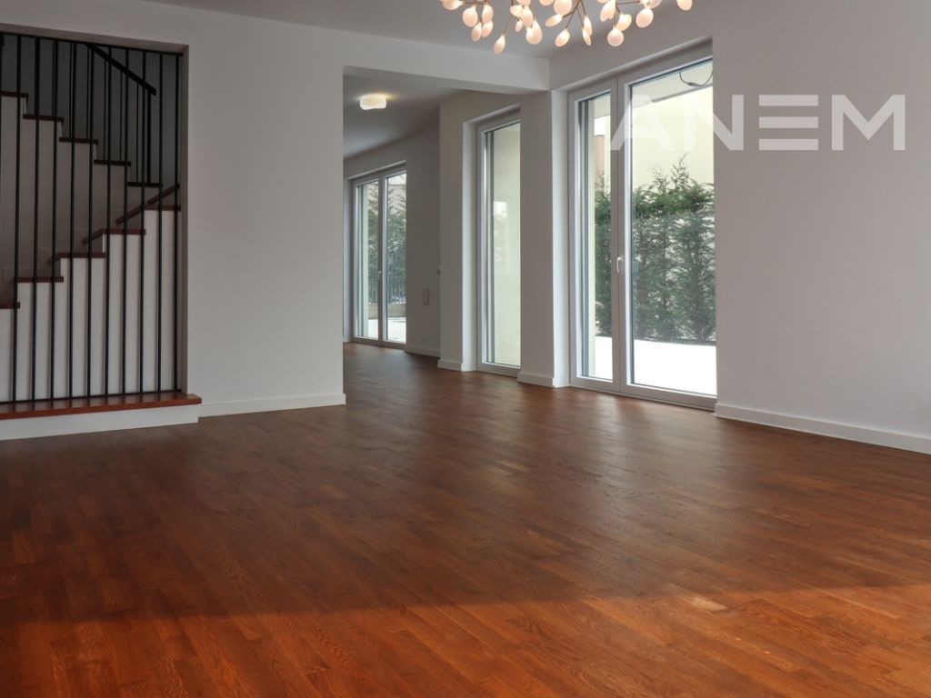 Shtëpi me qira 270m² në lagjen Qershia