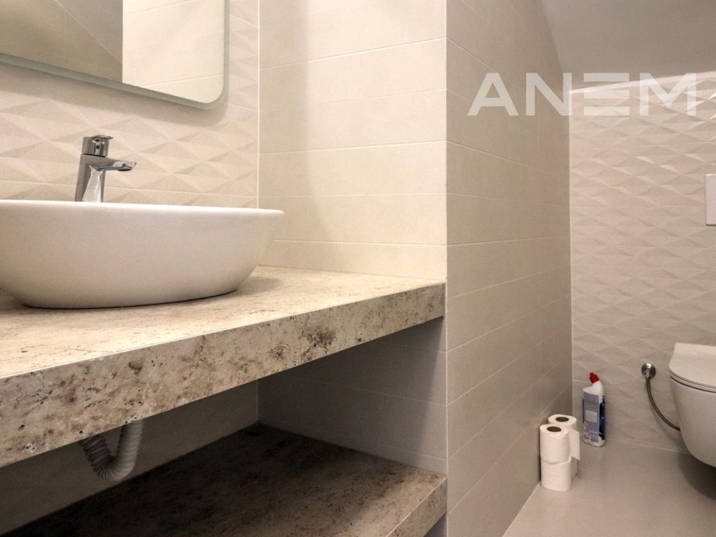 Shtëpi me qira 270m² në lagjen Qershia
