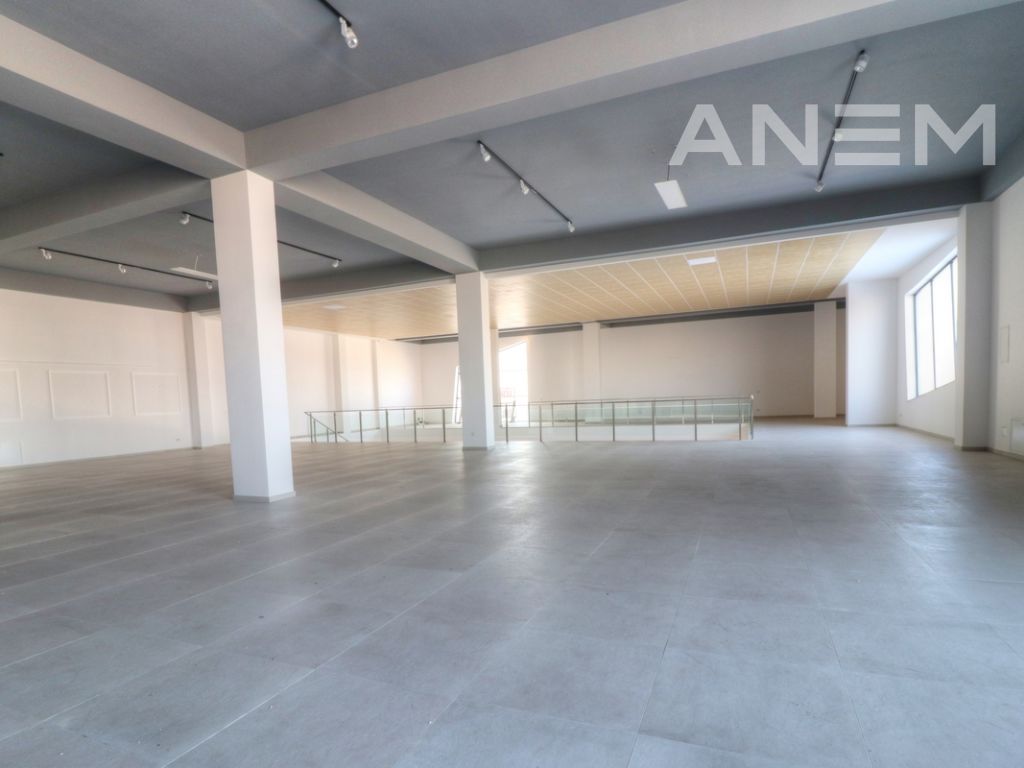 Objekt me qira 1600m² në Magjistralen Prishtinë - Ferizaj11