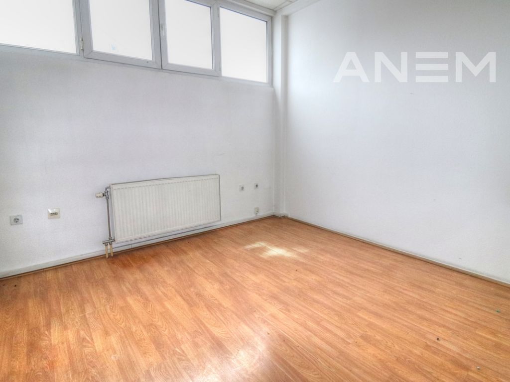 Objekt me qira 550m2 në Qendër8