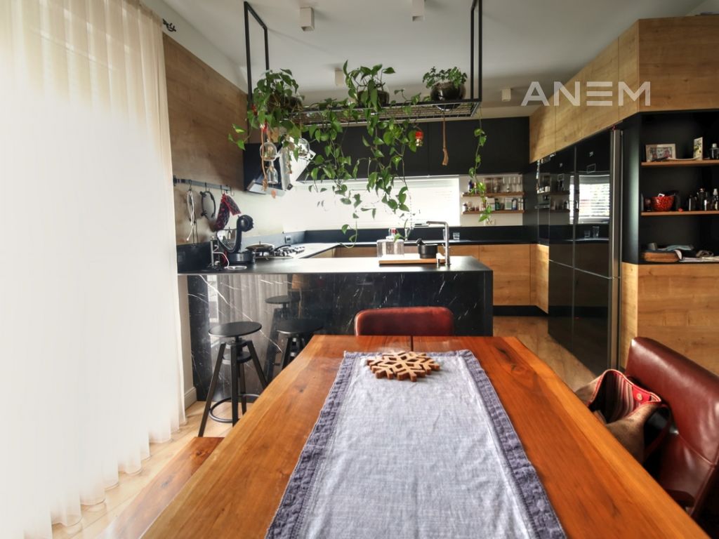 Shtëpi me qira 360m2 në Marigona Residence30