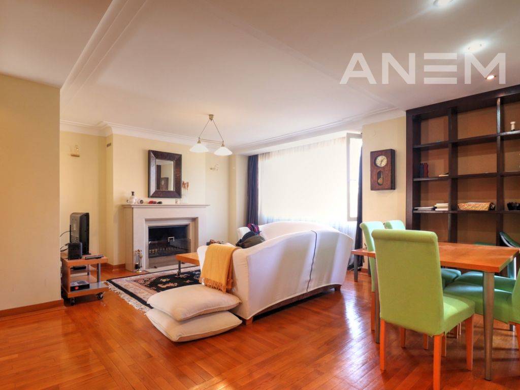 Apartment/Duplex for rent with 3 bedrooms in the Bregu i Diellit neighborhood