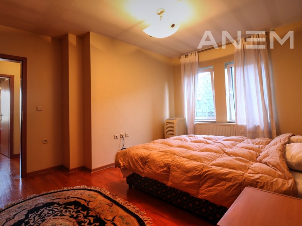 Apartment/Duplex for rent with 3 bedrooms in the Bregu i Diellit neighborhood