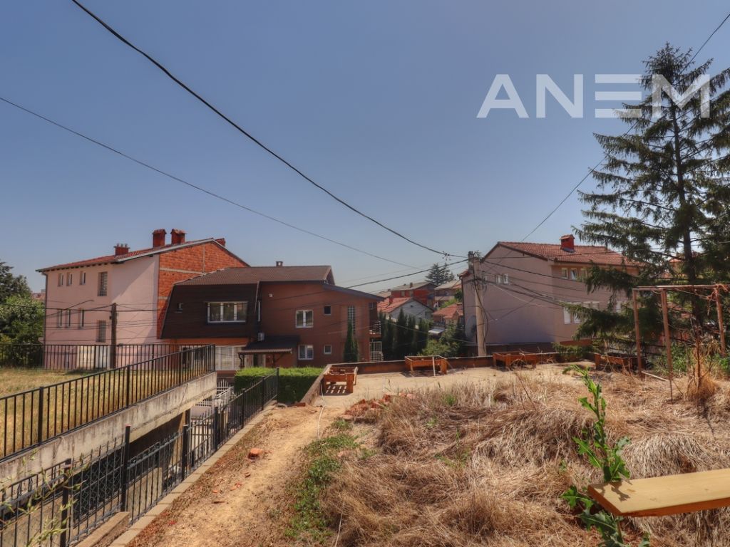 Shtëpi në shitje 300m2 në Taslixhe