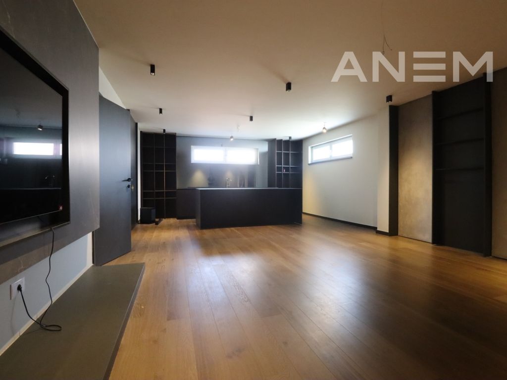 Shtëpi me qira 300m2 ne Obiliq ( Kastriot)8