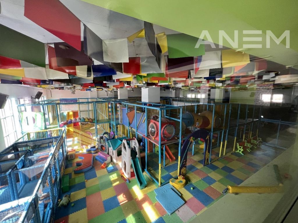 Objekt me qira 2700m2 në Veternik2