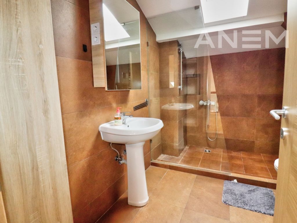 Penthouse 125m2 me qira në Arbëri10