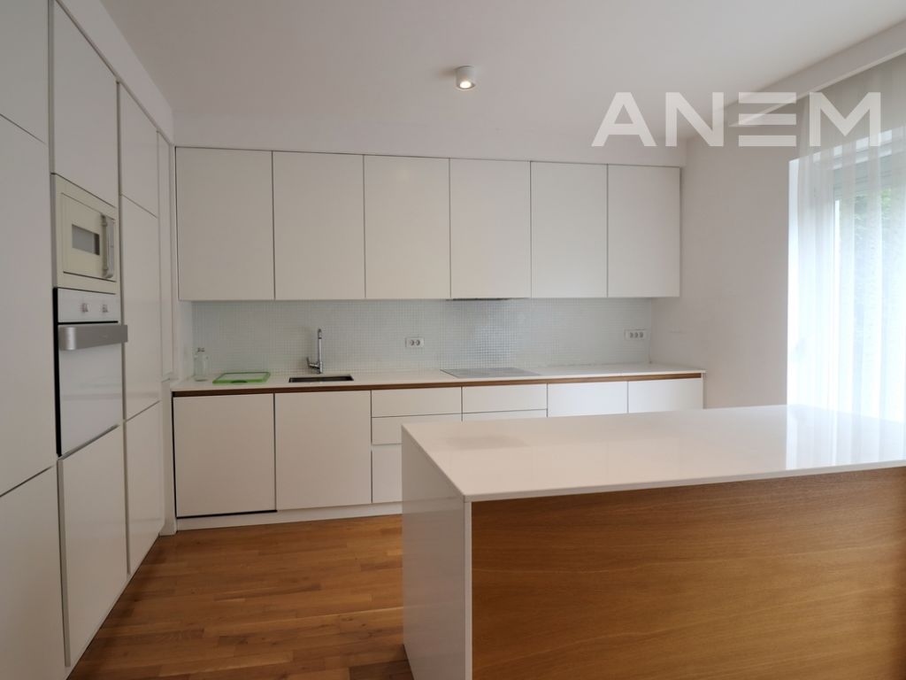 House for rent 174m² in Marigona Residence