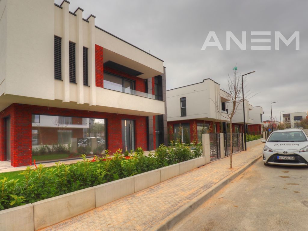 Shtëpi me qira 203m² në Lagjën Veternik17