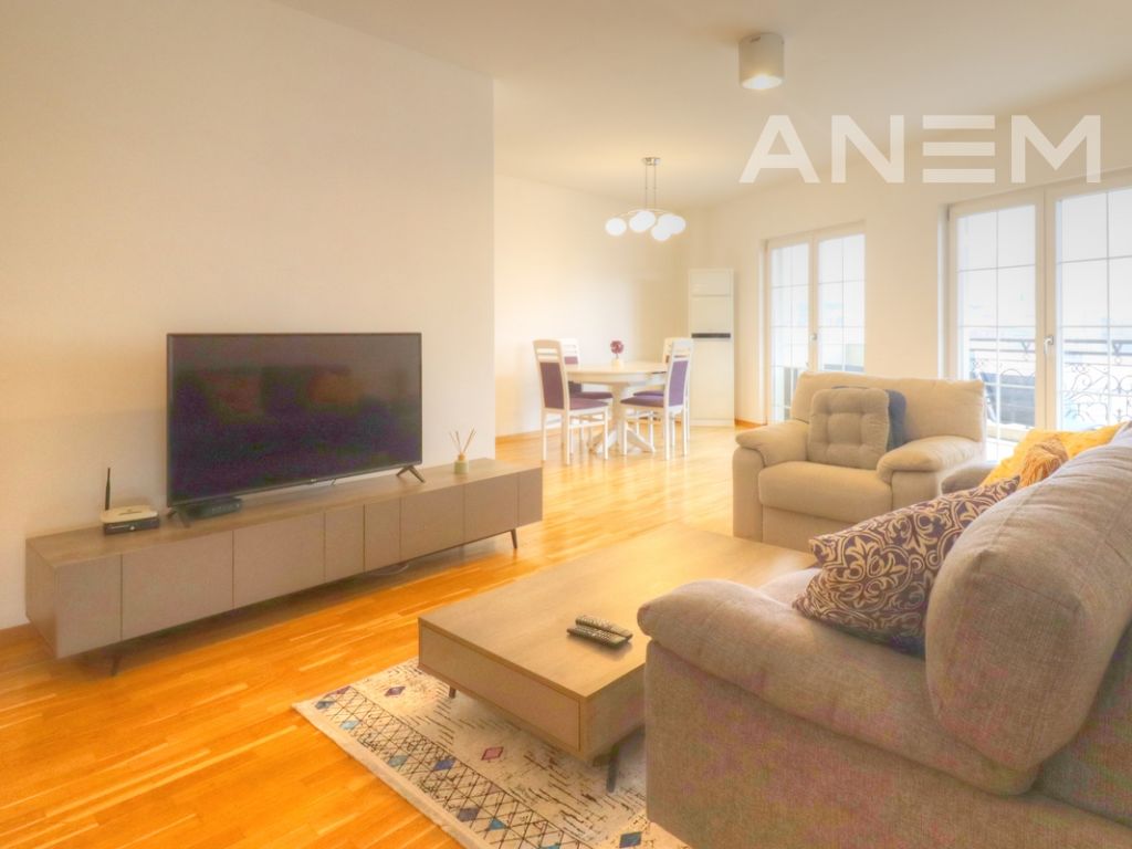 Banesë me qira me 2 dhoma gjumi në Qendër