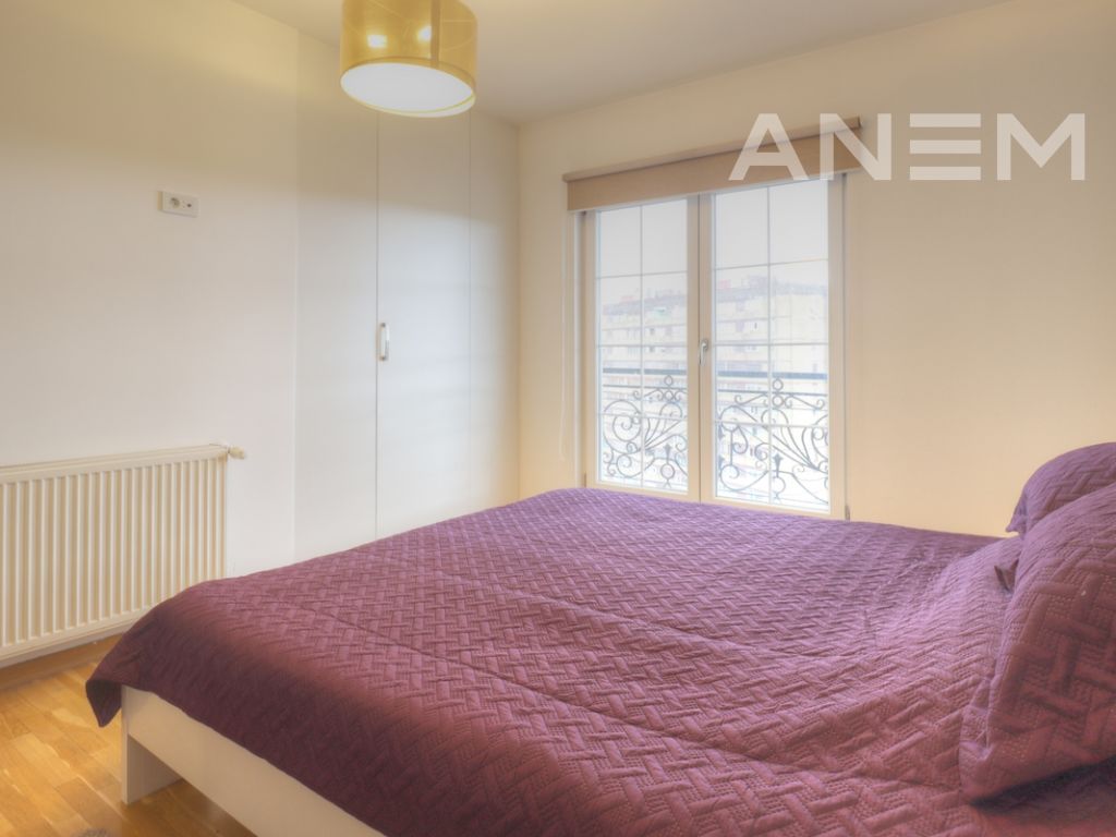 Banesë me qira me 2 dhoma gjumi në Qendër