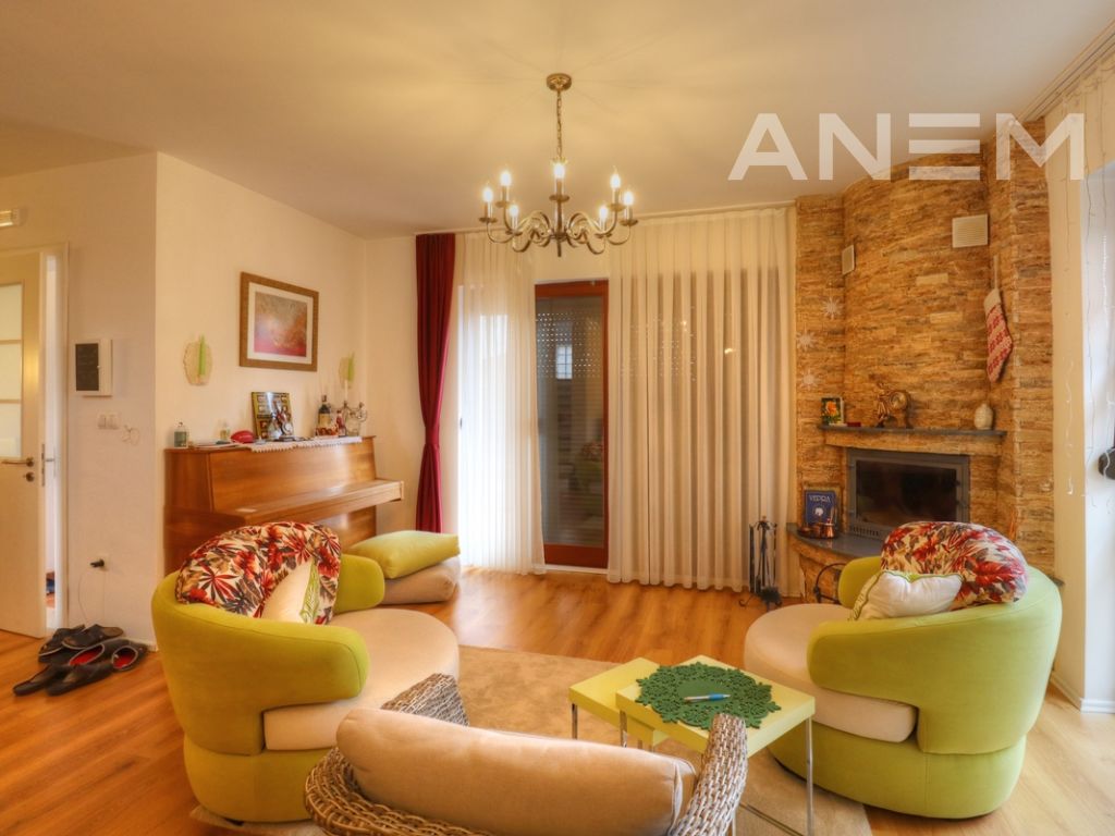 Shtëpi me qira me 3 dhoma gjumi në Lagjën Nic