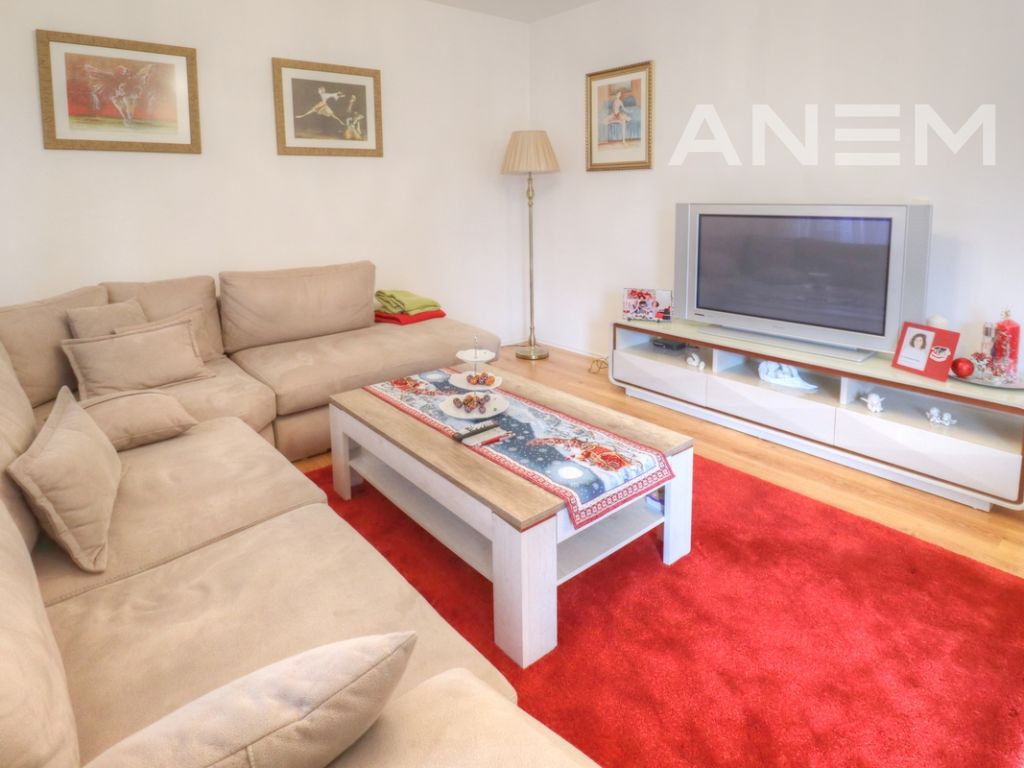 Shtëpi me qira me 3 dhoma gjumi në Lagjën Nic