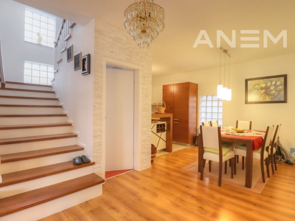 Shtëpi me qira me 3 dhoma gjumi në Lagjën Nic