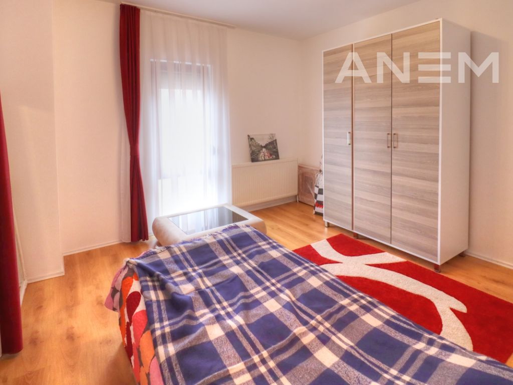 Shtëpi me qira me 3 dhoma gjumi në Lagjën Nic