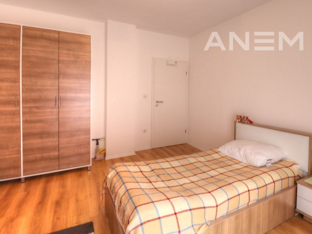 Shtëpi me qira me 3 dhoma gjumi në Lagjën Nic