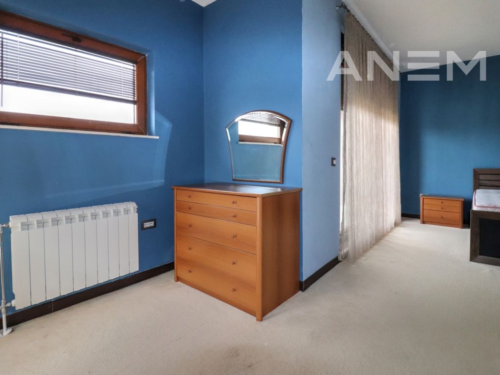 Shtëpi me qira 260m² në Marigona Residence10