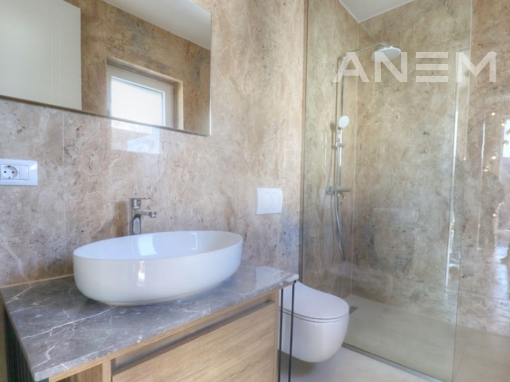 Shtëpi me qira 203m² në Lagjën Veternik10