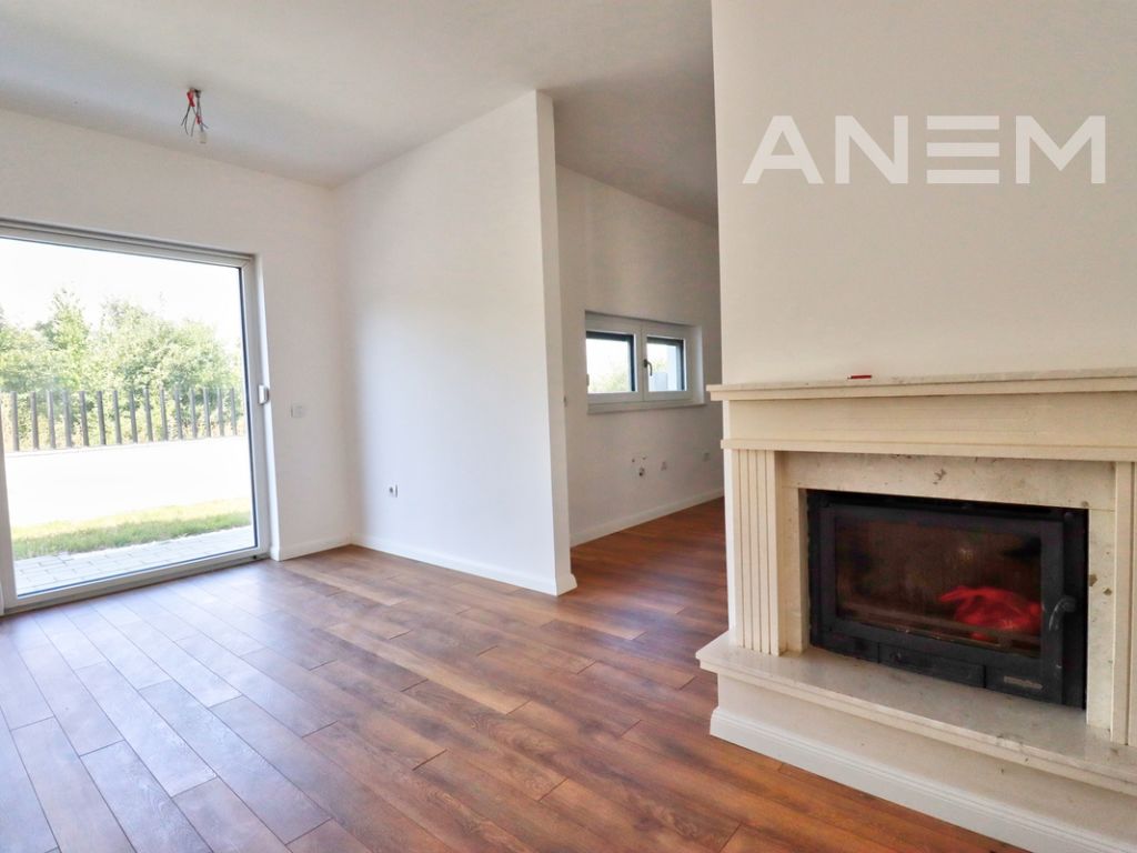 Shtëpi me qira  275m2 në Sofalia Hill