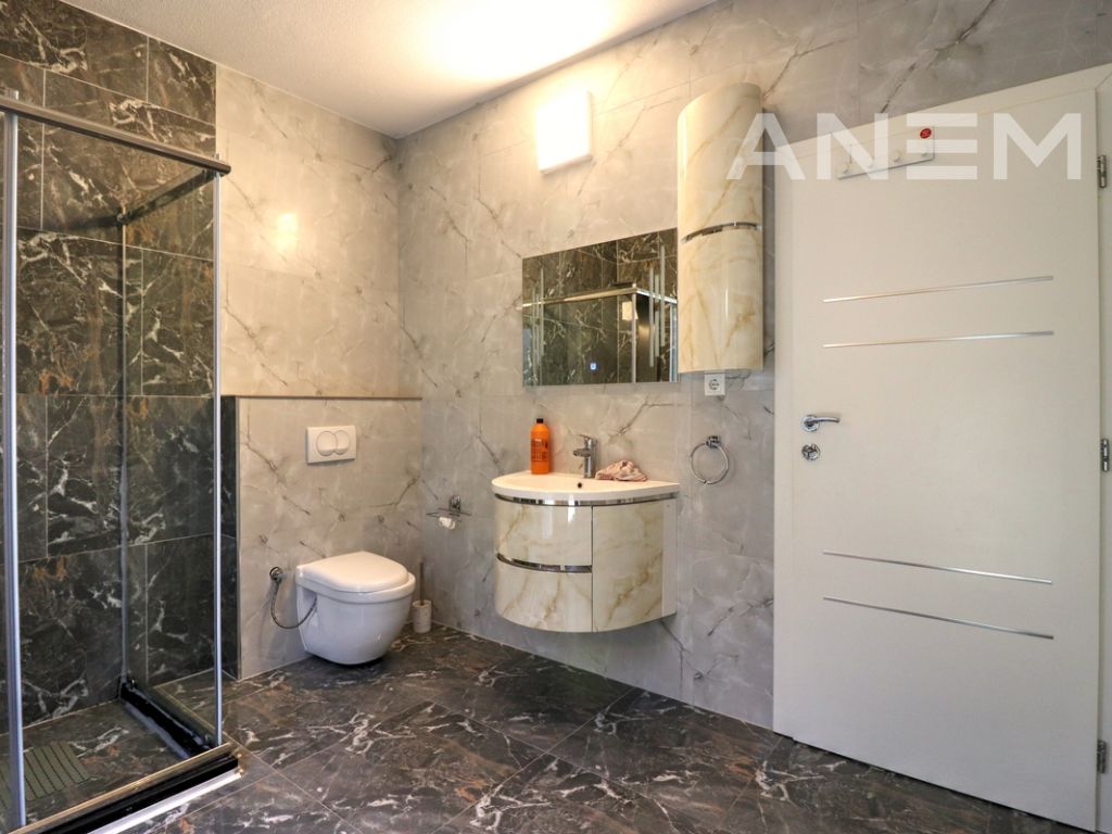 Shtëpi me qira 310m² në Marigona Residence5