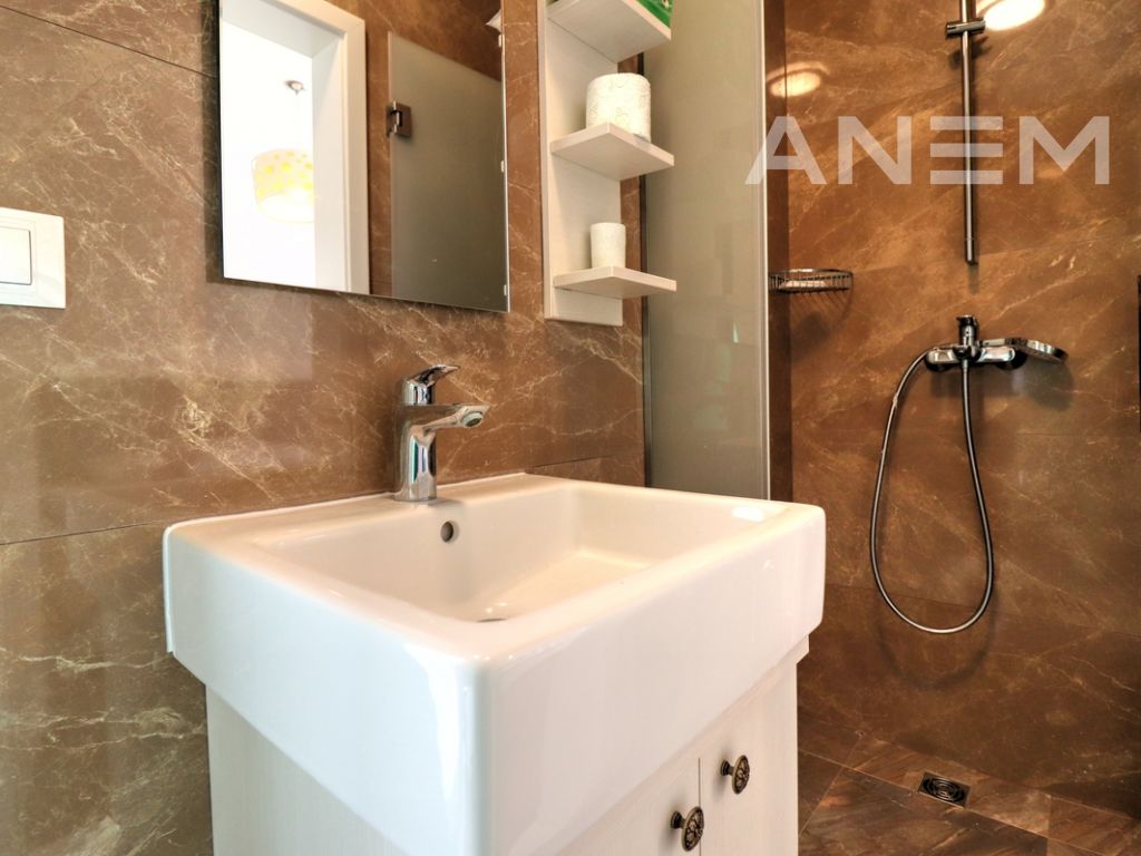 Shtëpi me qira 174m² në Marigona Residence