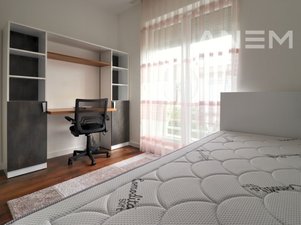 Shtëpi me qira 174m² në Marigona Residence