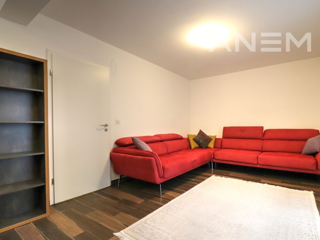 Shtëpi me qira 174m² në Marigona Residence