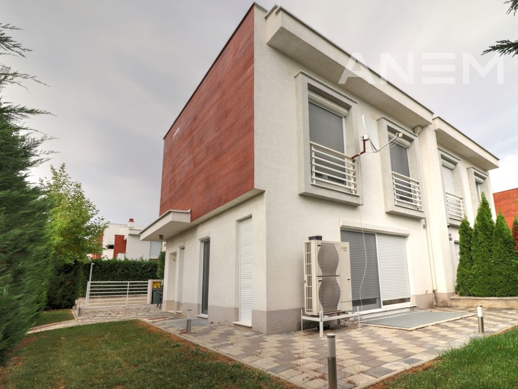 Shtëpi me qira 174m² në Marigona Residence