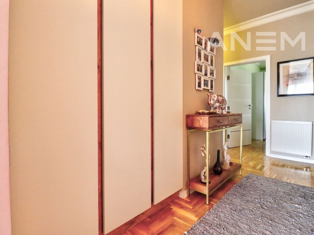 Penthouse në shitje  151m2+70 m2 terasë në Kalabri.11