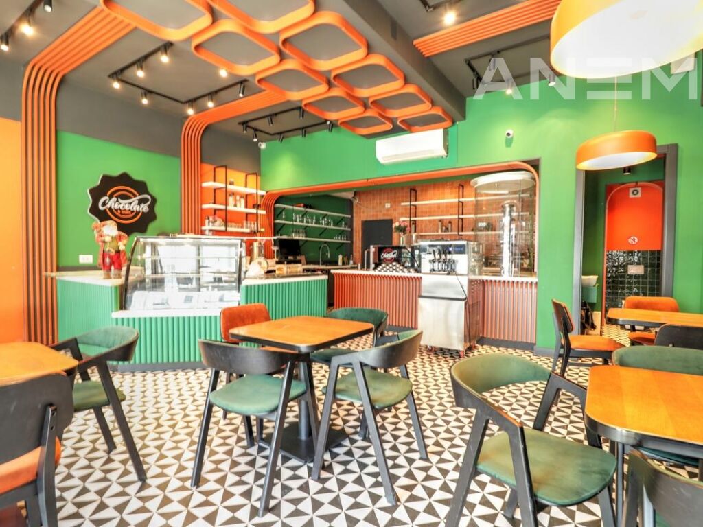 Lokal me qira 120m² në lagjen Dardania