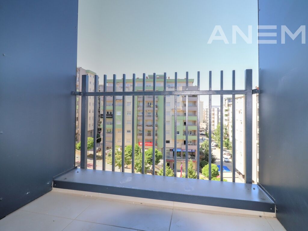 Zyre me qira me 3 hapësira pune në Rrugën B