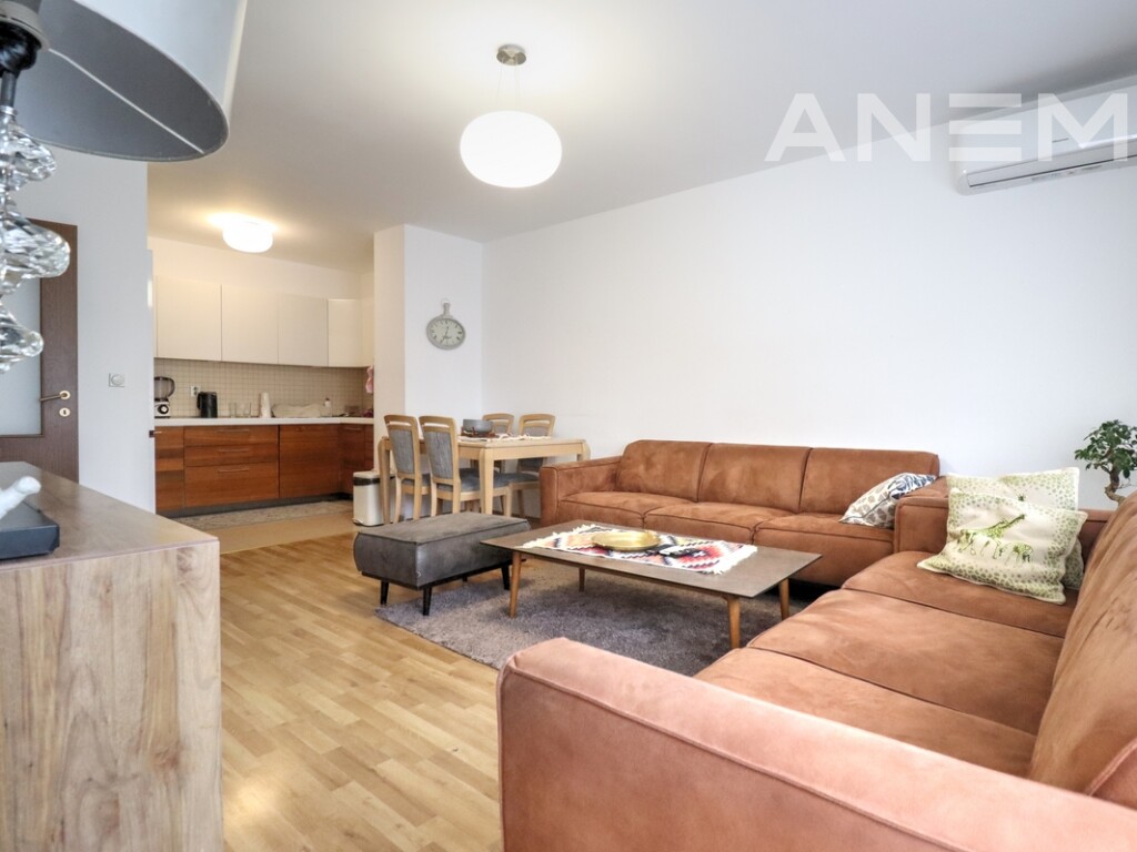 Banesë me qira me 2 dhoma gjumi në lagjën Arbëria