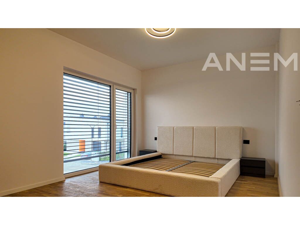 Shtëpi me qira 231m² në lagjen e Artë8