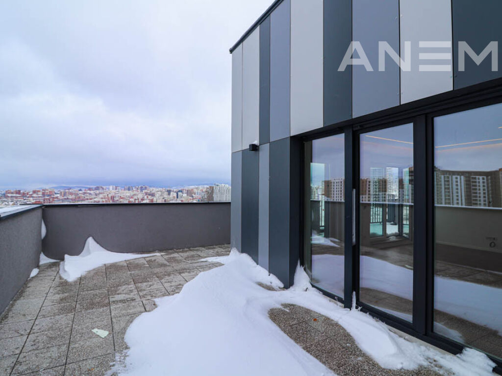 Penthouse for rent 300m² + 100m² terrace in the Bregu i Diellit neighborhood16