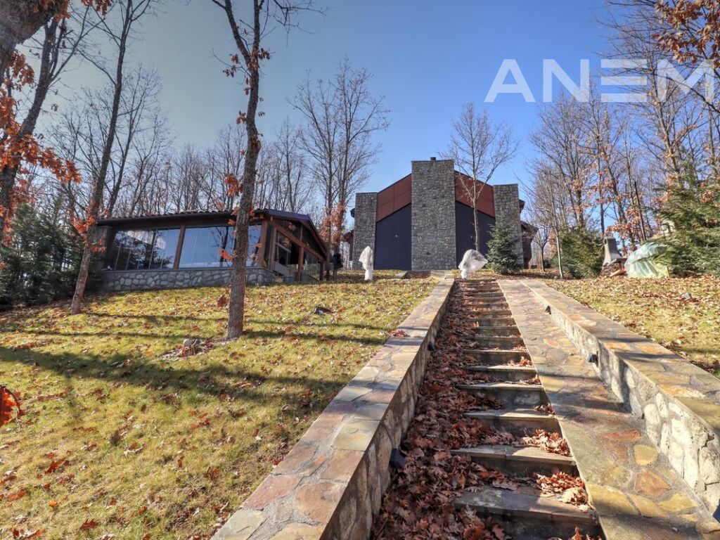 Villa for sale 250m² in Makreshë in the municipality of Novobërda