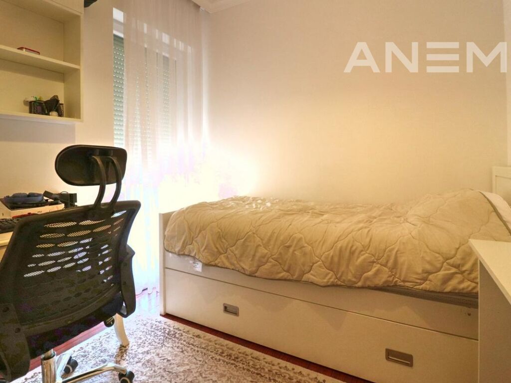 Shtëpi me qira 174m² në Marigona Residence