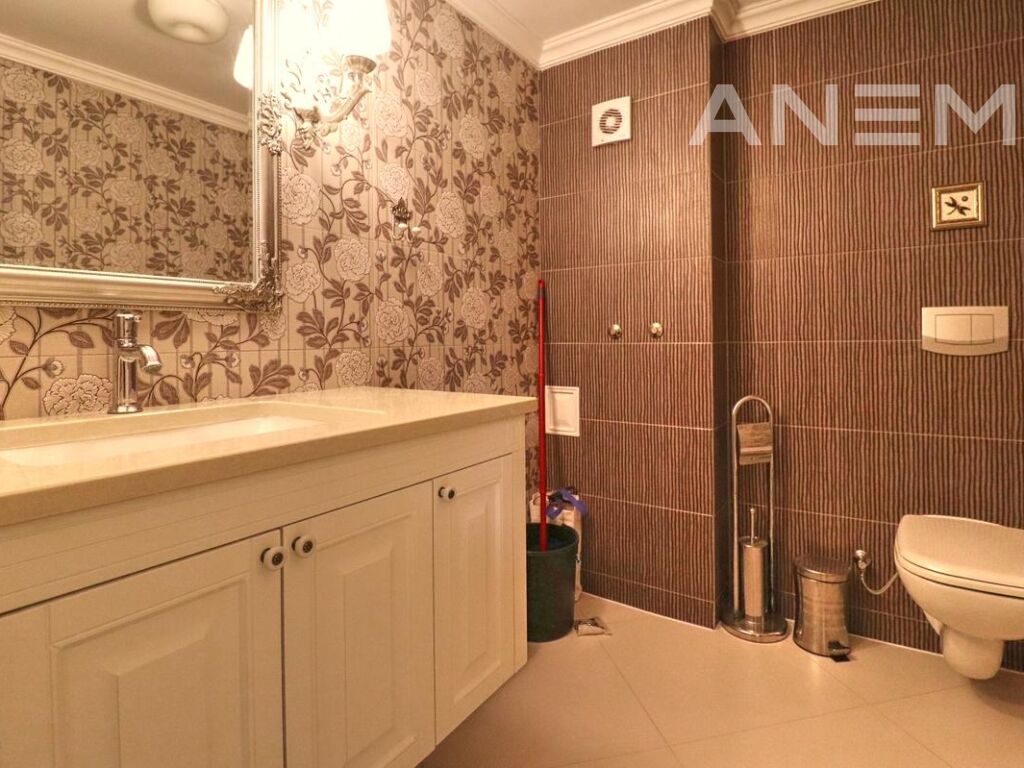 Shtëpi me qira 174m² në Marigona Residence