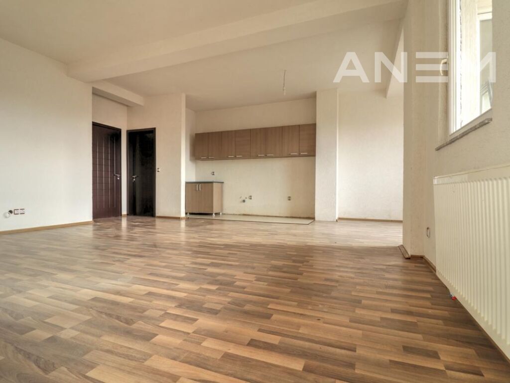 Banesë në shitje me 3 dhoma gjumi në Mat 12