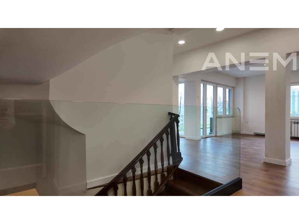 Objekt me qira 230m² në lagjen Arbëria