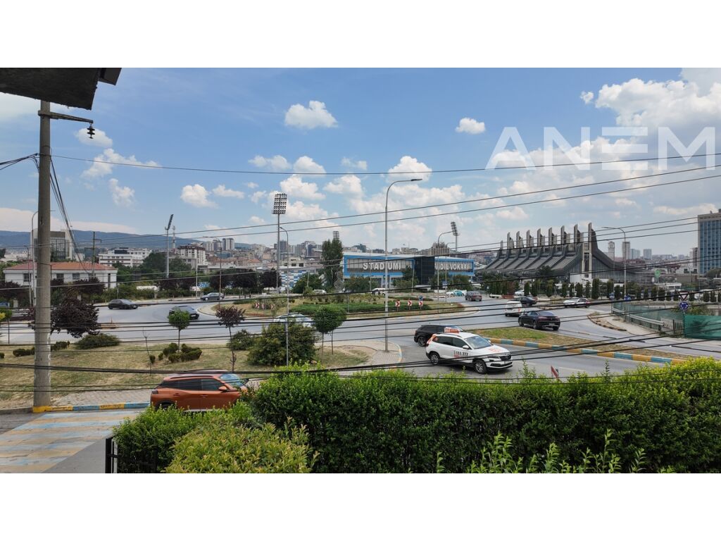 Objekt me qira 230m² në lagjen Arbëria