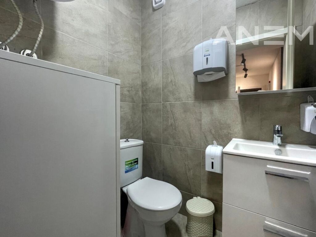 Zyre me qira me 3 hapësira pune në Arbëri