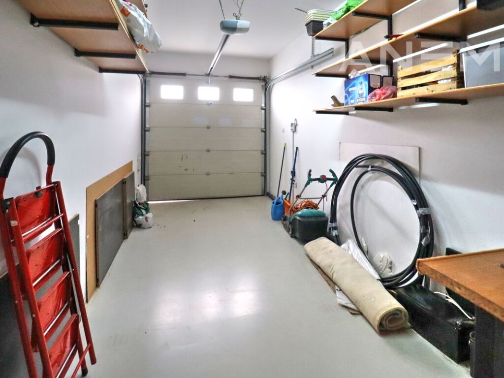 Shtëpi me qira 260m² në Fshatin Amerikan12