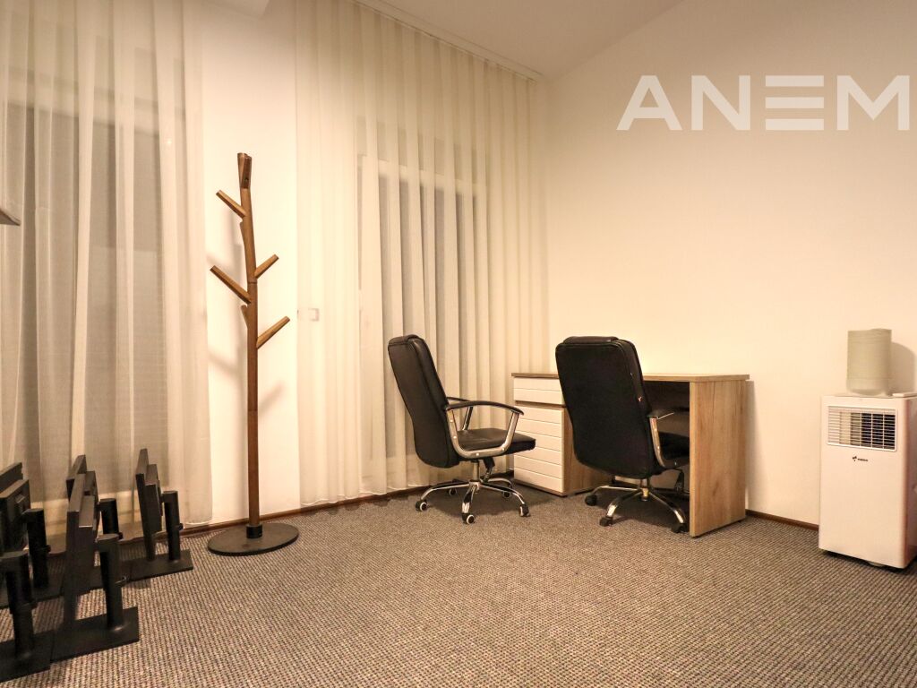Zyre me qira 107m² + 145m² terrace në Veternik2