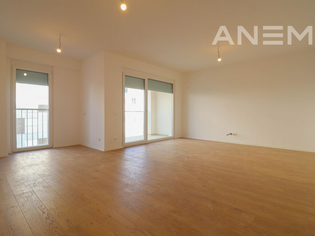 Office for rent with 3 workspaces in the Veternik neighborhood