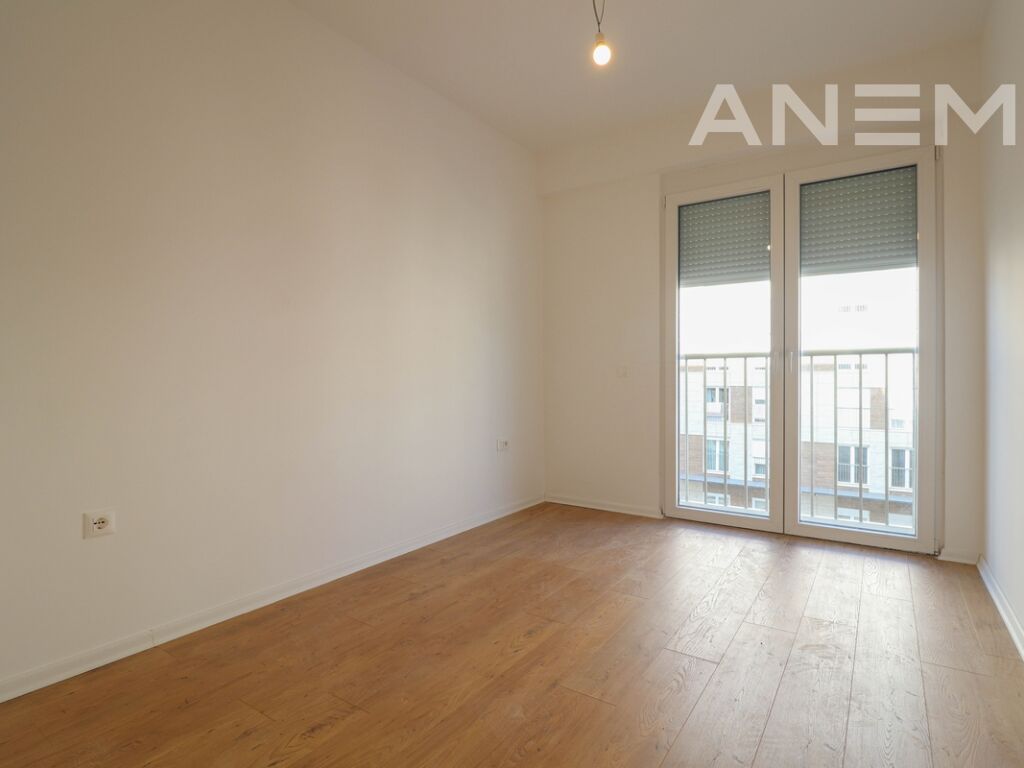 Office for rent with 3 workspaces in the Veternik neighborhood