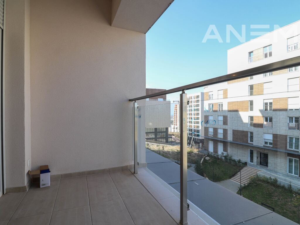 Office for rent with 3 workspaces in the Veternik neighborhood