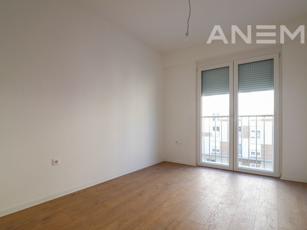 Office for rent with 3 workspaces in the Veternik neighborhood