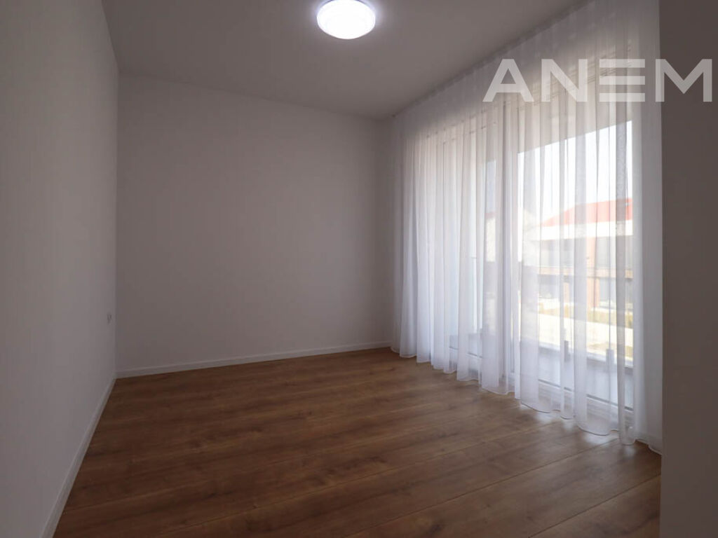 Shtëpi me qira me 4 dhoma gjumi në lagjen Qendresa Home6