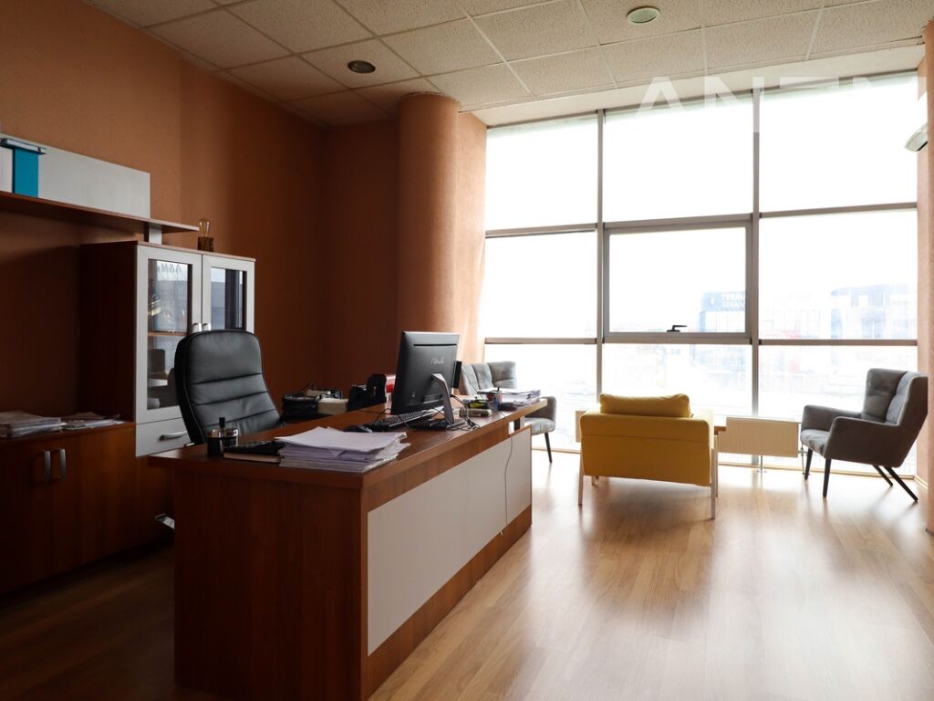 Objekt me qira 1500m² në magjistralen Prishtinë - Çagllavicë3