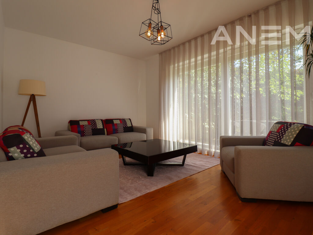 Shtëpi në shitje 174m² + 42m² në lagjen Marigona Residence